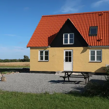 Solhjem Bornholm - Sea View - Big Garden Apartment Gudhjem